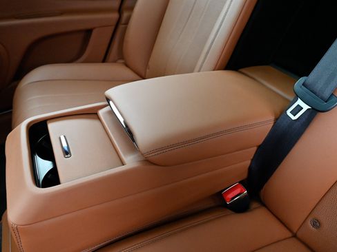Used 2022 Bentley Flying Spur V8 AWD/4WD image 40