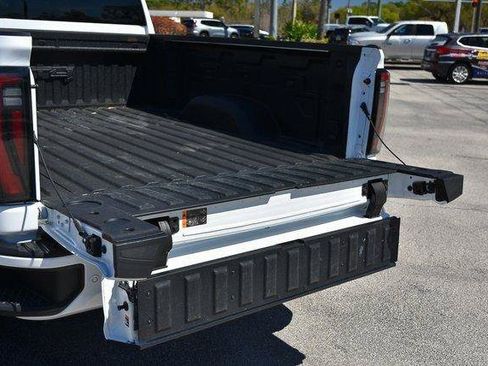 Used 2024 GMC Sierra 2500 AT4 AWD/4WD image 18