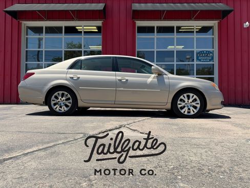 Used 2008 Toyota Avalon Limited FWD image 1