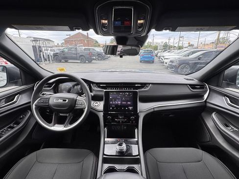 New 2026 Jeep Grand Cherokee Laredo AWD/4WD image 11