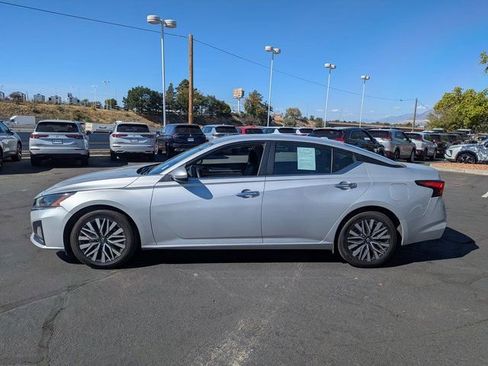 Used 2023 Nissan Altima 2.5 SV FWD image 8