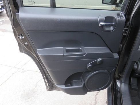 Used 2014 Jeep Patriot Sport image 25