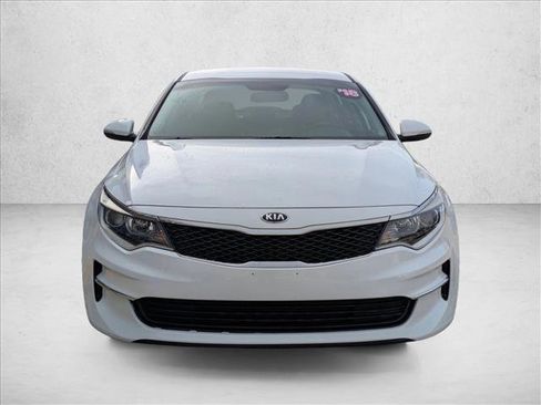 Used 2018 Kia Optima LX image 2