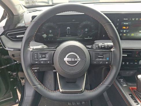 Certified 2025 Nissan Kicks SR image 20