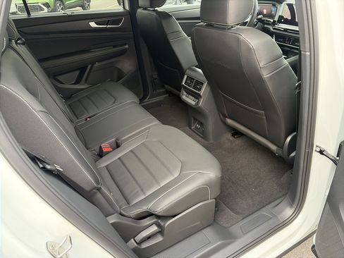New 2026 Volkswagen Atlas Cross Sport SEL R-Line image 19