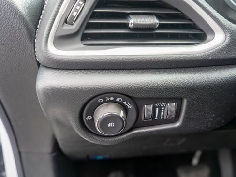 New 2026 Chrysler Pacifica Select AWD/4WD image 14
