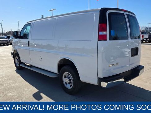 Used 2024 Chevrolet Express 2500 w/ Driver Convenience Package image 3