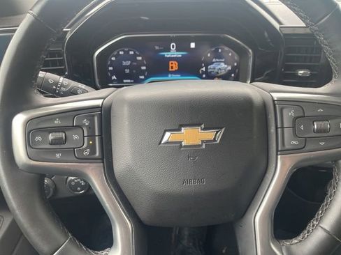 Used 2023 Chevrolet Silverado 1500 LT AWD/4WD image 15