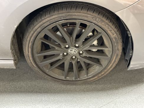 Used 2022 Toyota Camry XSE FWD image 6
