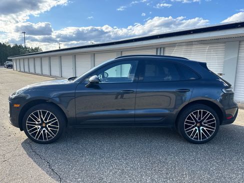 Used 2026 Porsche Macan AWD/4WD image 2
