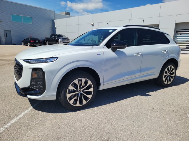 New 2026 Audi Q3 quattro 2.0T AWD/4WD image 3