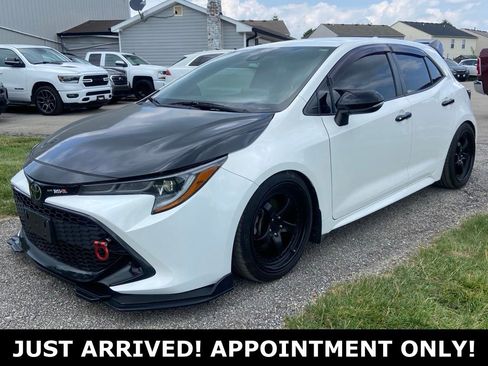 Used 2019 Toyota Corolla Hatchback FWD image 1