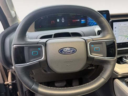 Certified 2025 Ford Expedition Active AWD/4WD image 13