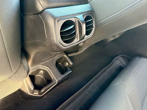 Used 2019 Jeep Wrangler Sport image 26