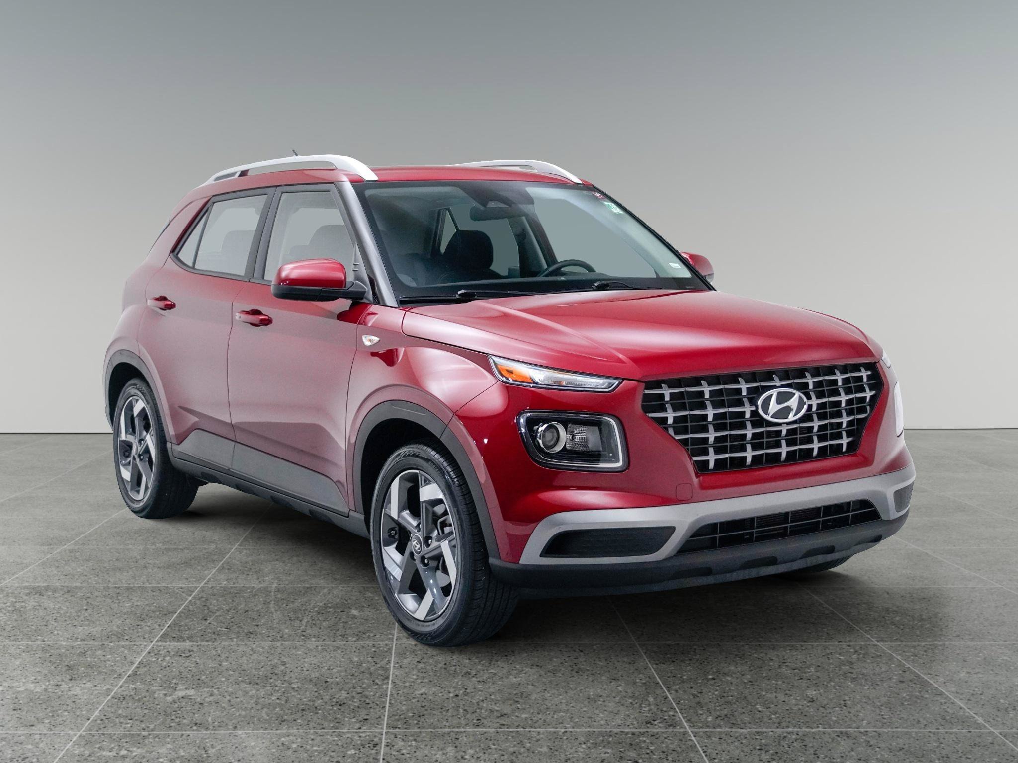 Used 2025 Hyundai Venue SEL FWD image 8