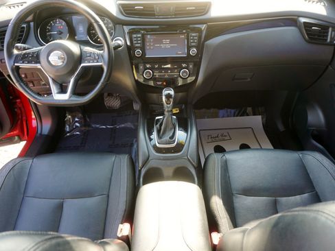 Used 2018 Nissan Rogue Sport SL w/ SL Premium Package image 10