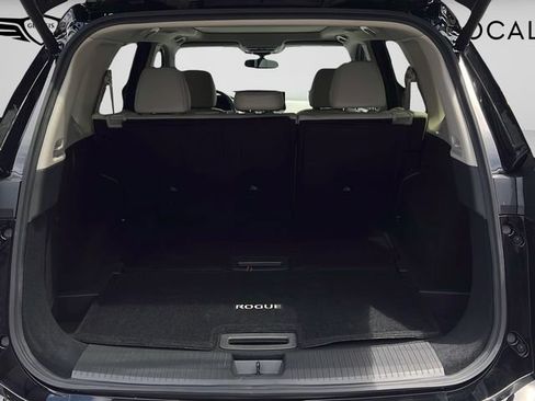 Used 2025 Nissan Rogue SL w/ SL Premium Package FWD image 9