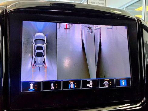 Used 2023 Chevrolet Traverse High Country AWD/4WD image 46