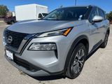 Used 2022 Nissan Rogue SV image 2