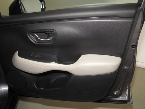 Certified 2025 Honda HR-V LX image 18