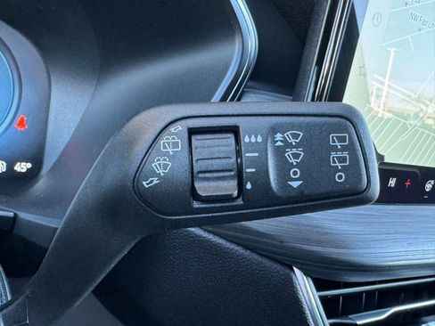 New 2025 Ford Escape SE w/ PHEV Premium Package image 12