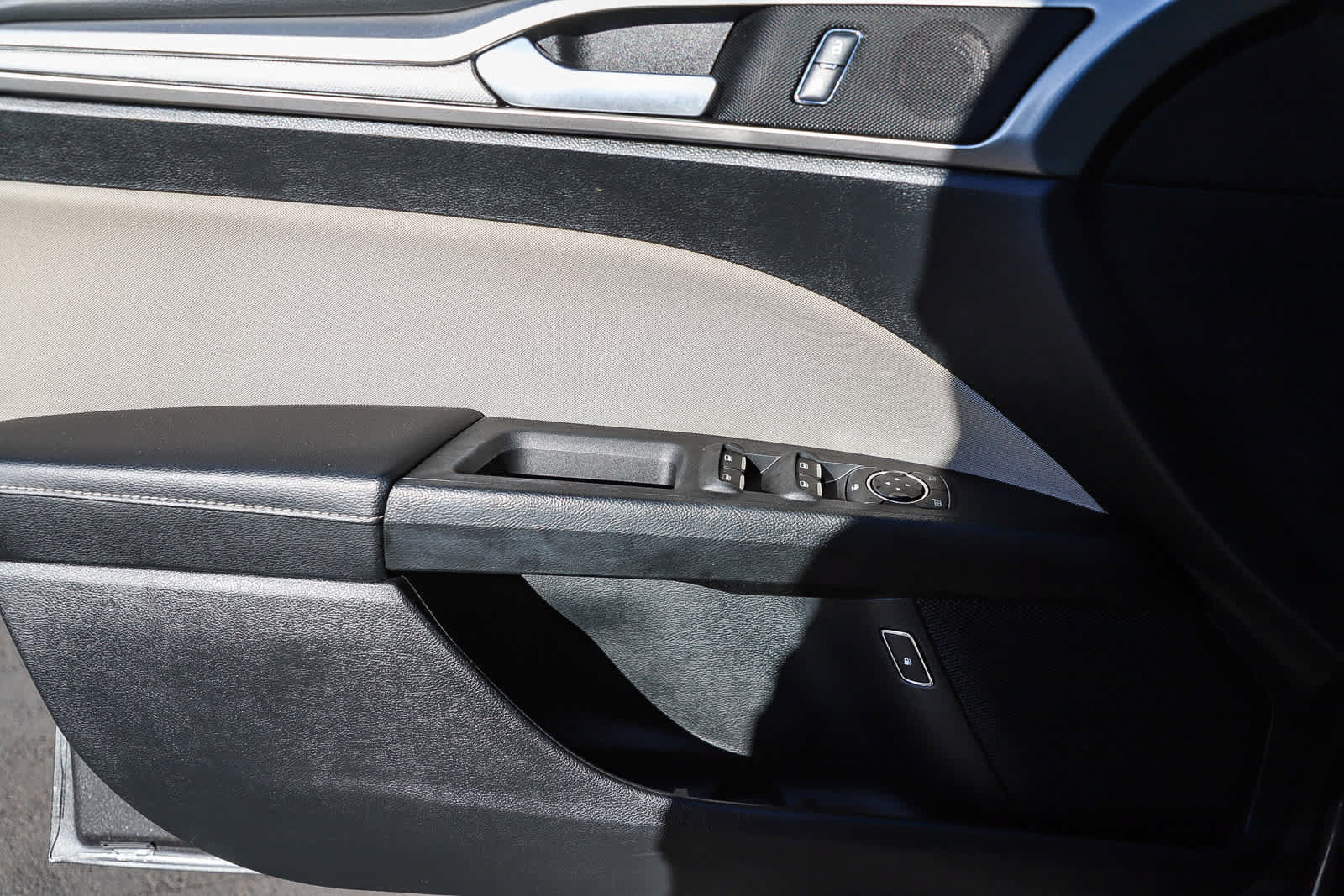 Used 2017 Ford Fusion S FWD image 19