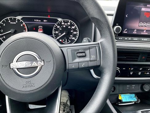 Used 2024 Nissan Rogue S AWD/4WD image 13
