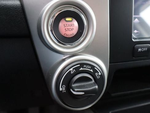 Used 2018 Nissan Titan PRO-4X image 19