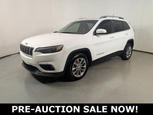 Used 2019 Jeep Cherokee Latitude Plus image 3