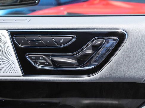 Used 2019 Lincoln Navigator L Reserve AWD/4WD image 33