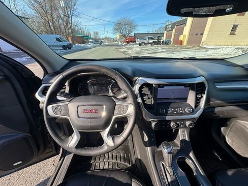 Used 2017 GMC Acadia SLT image 12