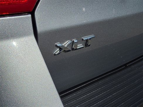 Used 2020 Ford Expedition Max XLT w/ Equipment Group 202A image 8