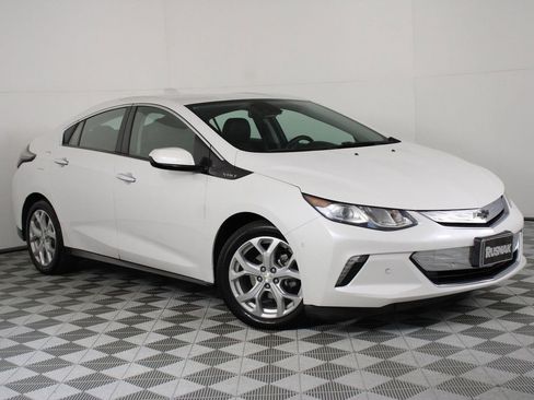 Used 2018 Chevrolet Volt Premier w/ Driver Confidence Package image 9