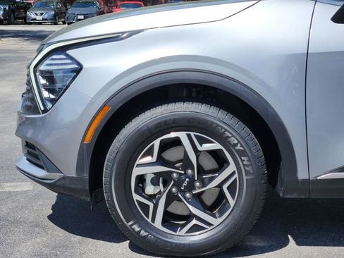 Used 2024 Kia Sportage LX AWD/4WD image 7