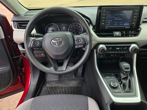 Used 2022 Toyota RAV4 XLE w/ Convenience Package AWD/4WD image 10