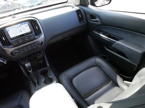 Used 2022 Chevrolet Colorado Z71 AWD/4WD image 11