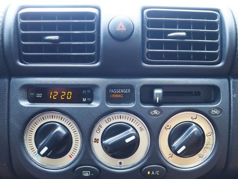 Used 2004 Toyota MR2 image 35