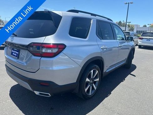 Used 2023 Honda Pilot Touring image 5