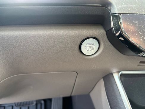Certified 2026 Kia Carnival FWD image 21