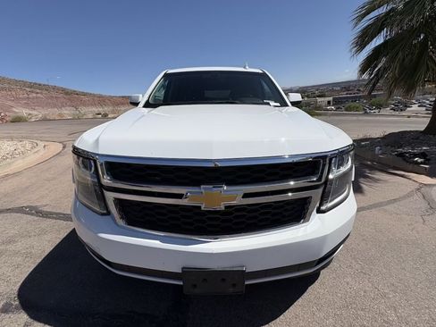 Used 2017 Chevrolet Suburban LS RWD image 8