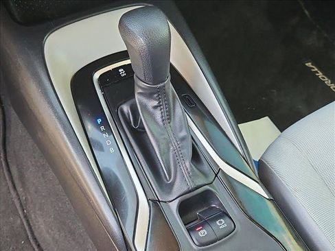 Used 2022 Toyota Corolla LE FWD image 15