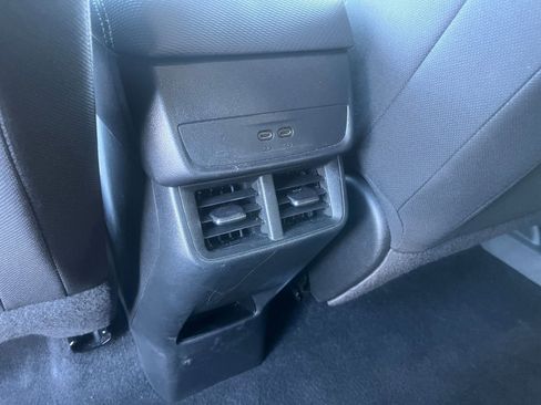 Used 2025 Chevrolet Equinox LT image 23