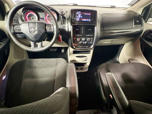 Used 2019 Dodge Grand Caravan SE FWD image 23