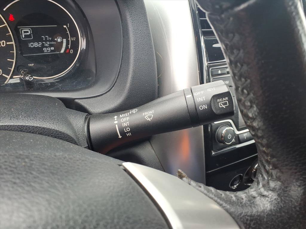 Used 2016 Nissan Versa Note SV FWD image 21