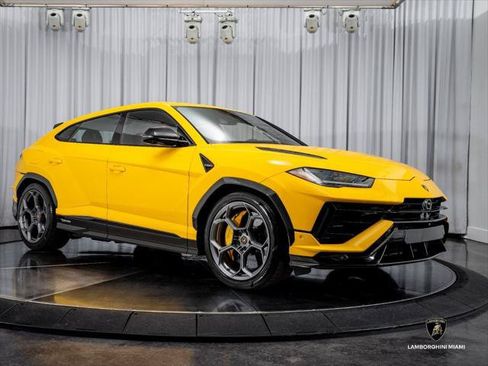 Used 2024 Lamborghini Urus Performante AWD/4WD image 25