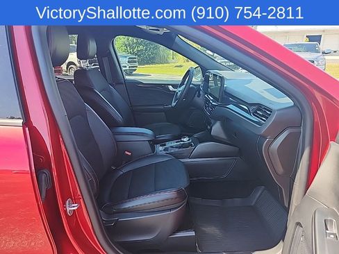 Used 2025 Ford Escape ST-Line w/ Tech Pack #1 FWD image 32