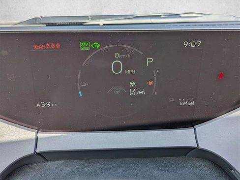 Used 2025 Toyota Camry SE FWD image 11