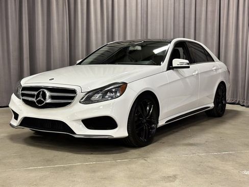 Used 2014 Mercedes-Benz E 250 BlueTEC 4MATIC Sedan image 3