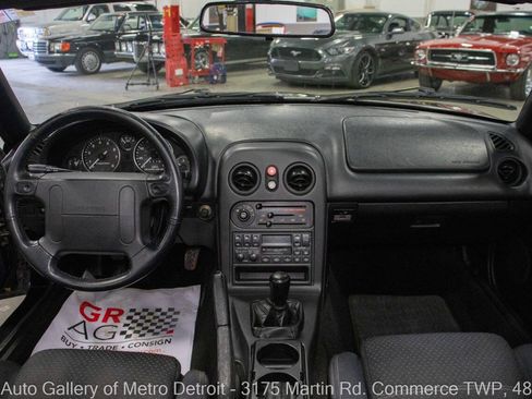 Used 1994 MAZDA MX-5 Miata RWD image 17