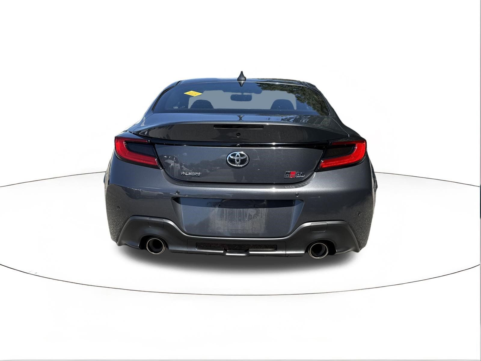 Used 2022 Toyota GR86 RWD image 4